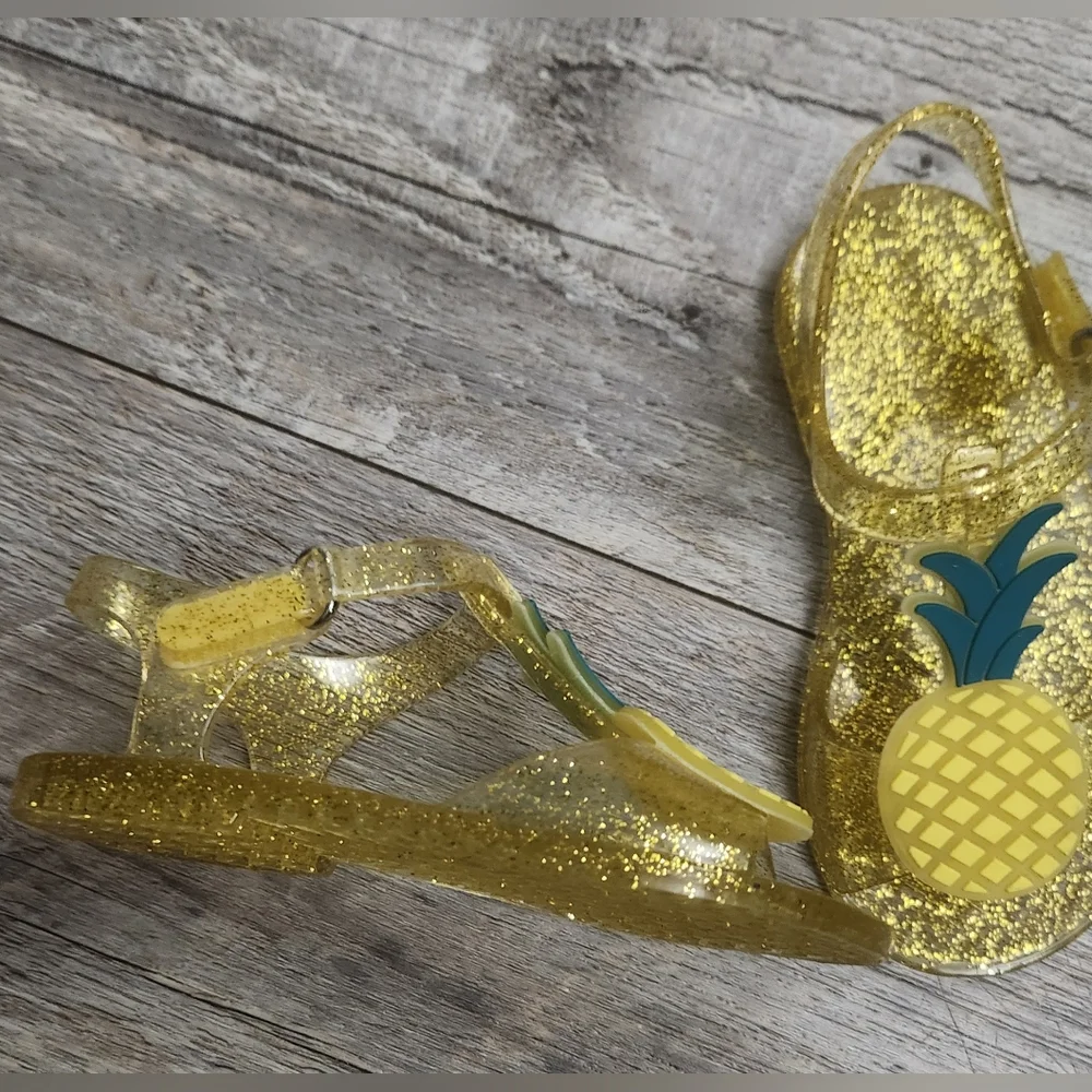 Old Navy Toddler Girls Jelly T-Strap Glittery Pineapple Sandals